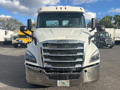 Used 2020 Freightliner Cascadia Detroit DD13 Semi Truck for sale #308619 - photo 2