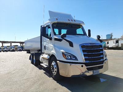 Used 2020 Freightliner Cascadia - photo 1