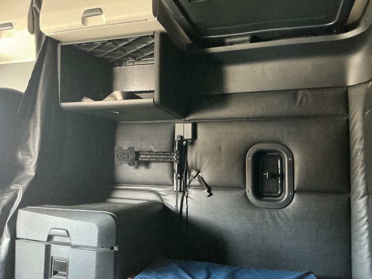 Used 2023 Freightliner Cascadia - photo 21