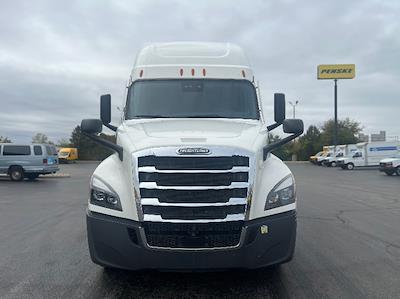 Used 2022 Freightliner Cascadia Detroit DD15AT Semi Truck with Sleeper Cab for sale #312661 - photo 2