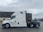 Used 2022 Freightliner Cascadia Detroit DD15AT Semi Truck with Sleeper Cab for sale #312661 - photo 4