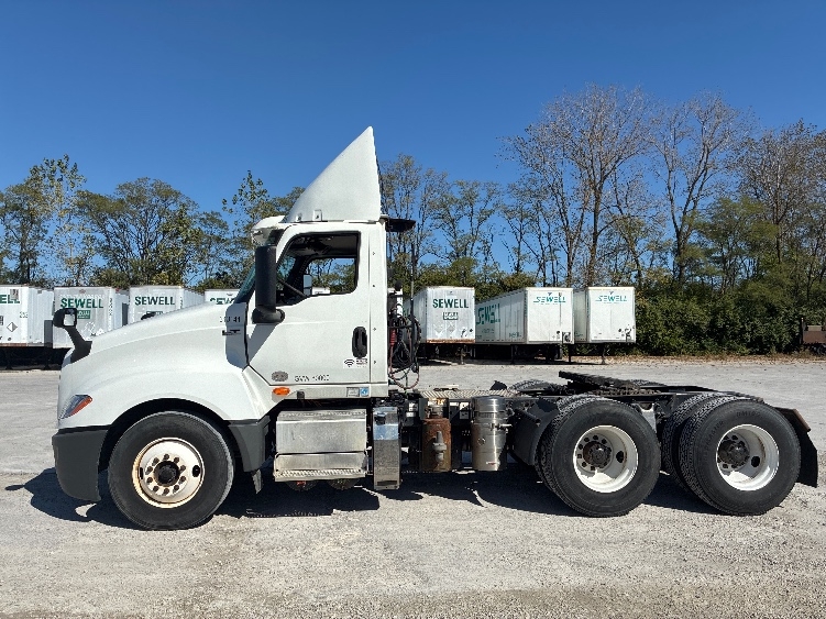 Used 2018 International LT - photo 6
