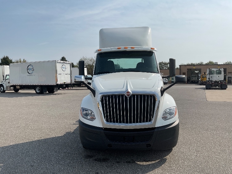Used 2018 International LT - photo 2