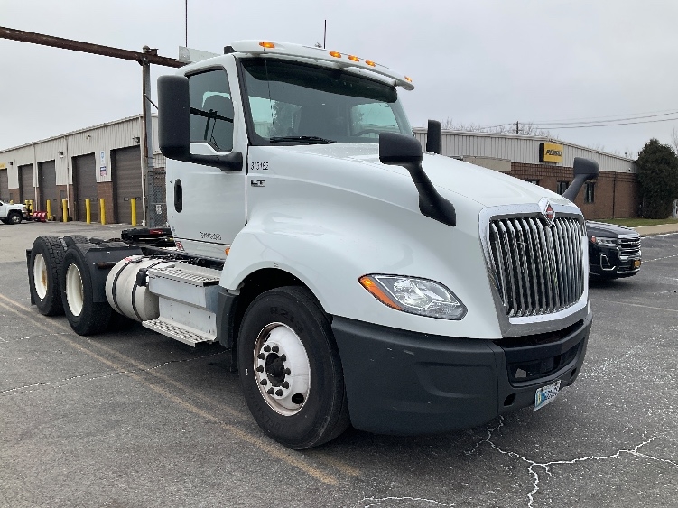 Used 2018 International LT - photo 1