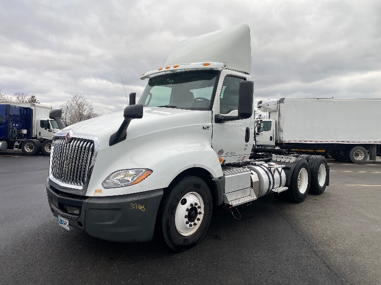 Used 2018 International LT - photo 5