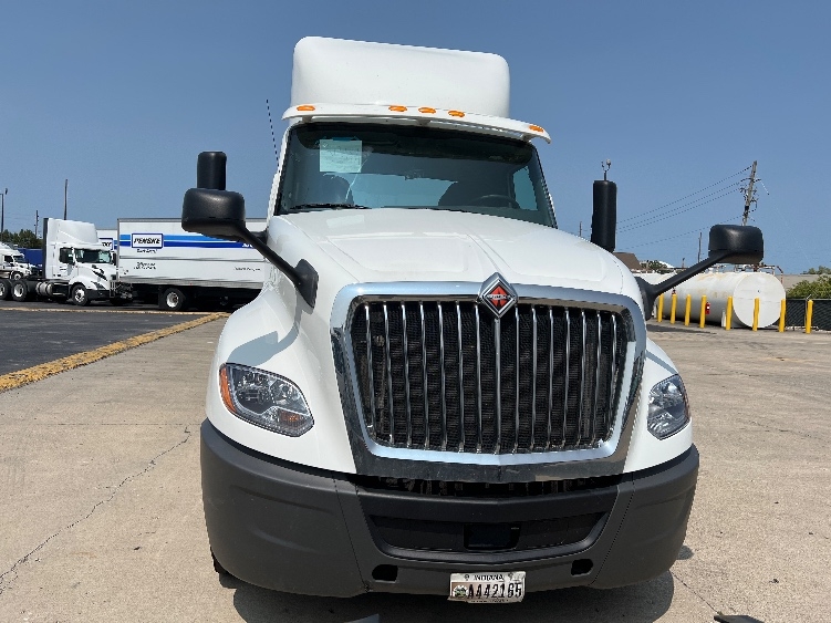 Used 2018 International LT - photo 2