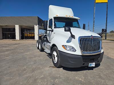 Used 2018 International LT - photo 1