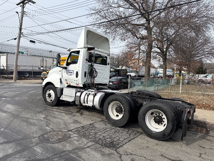 Used 2018 International LT - photo 7
