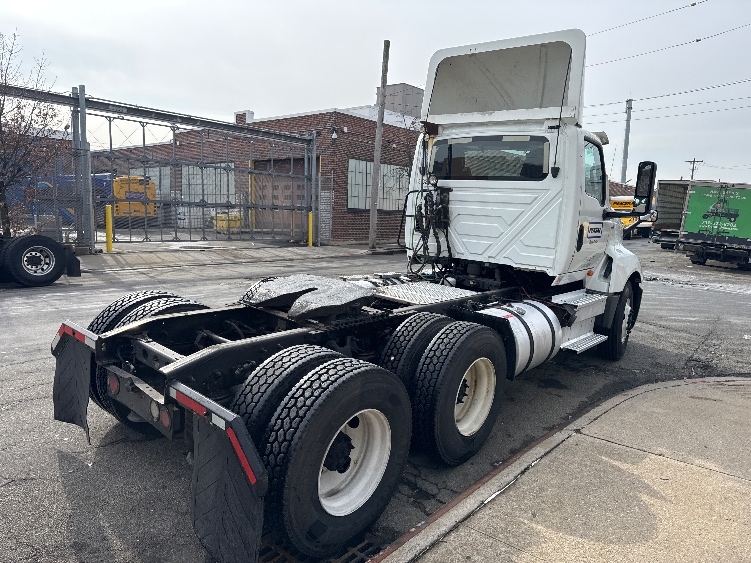 Used 2018 International LT - photo 9