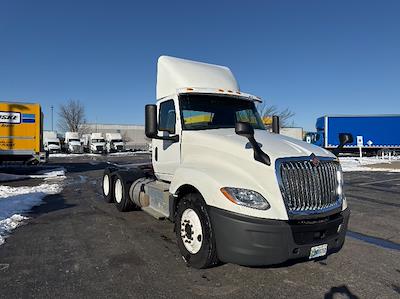 Used 2018 International LT - photo 1