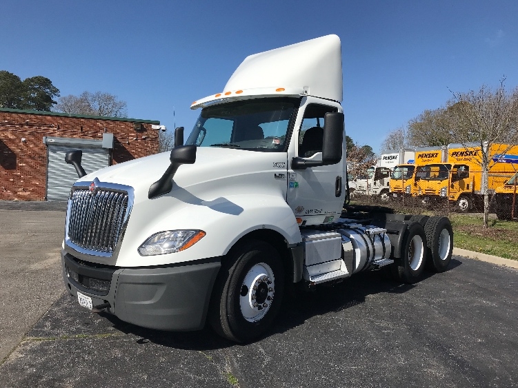 Used 2018 International LT - photo 5