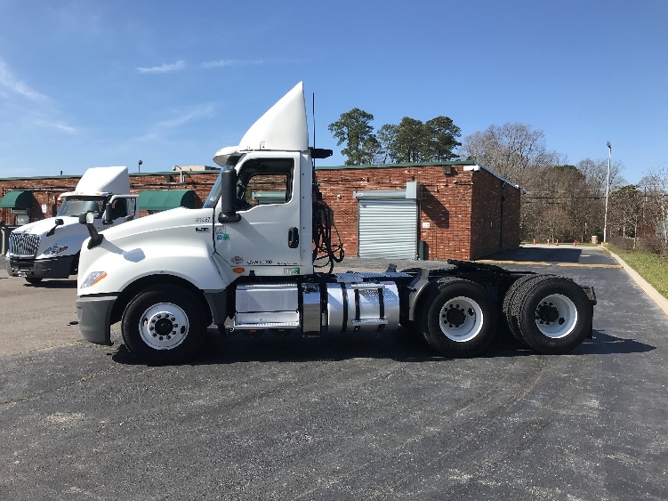 Used 2018 International LT - photo 6