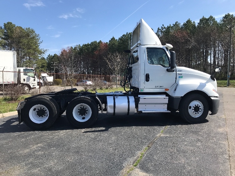 Used 2018 International LT - photo 10
