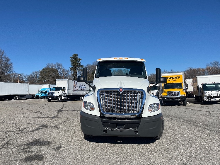 Used 2018 International LT - photo 2