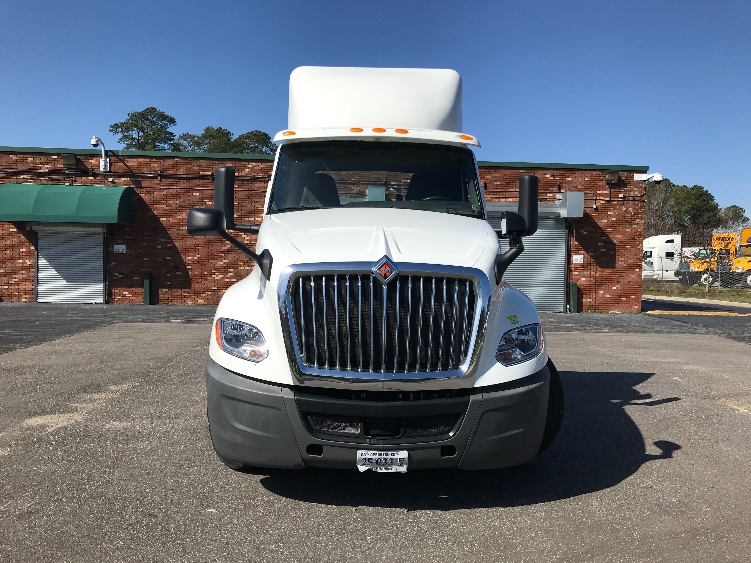 Used 2018 International LT - photo 2