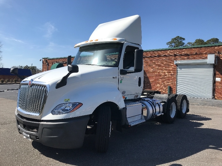 Used 2018 International LT - photo 5