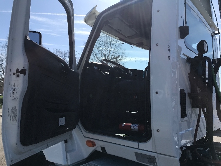 Used 2018 International LT - photo 11