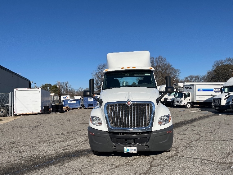 Used 2018 International LT - photo 2