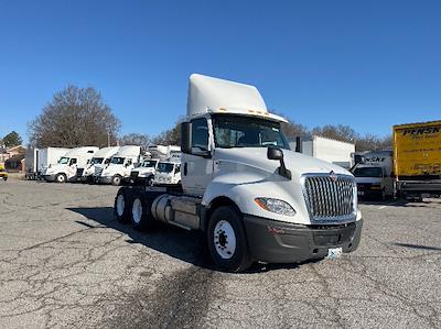 Used 2018 International LT - photo 1