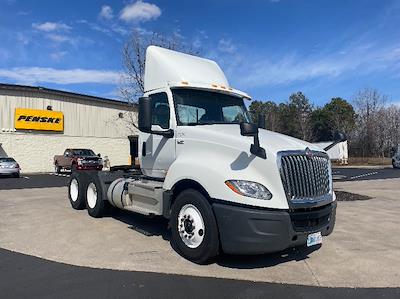 Used 2018 International LT - photo 1