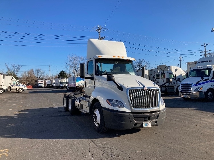 Used 2018 International LT - photo 5