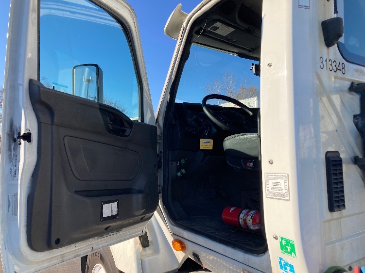 Used 2018 International LT - photo 11