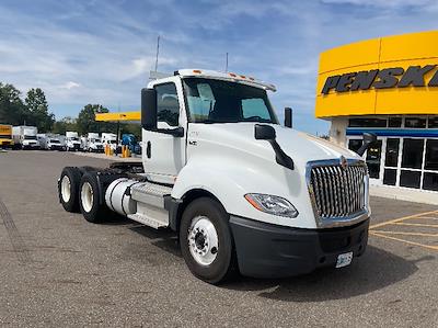 Used 2018 International LT - photo 1
