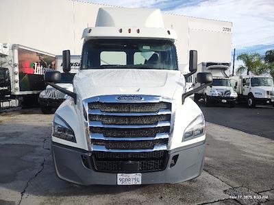 Used 2018 Freightliner Cascadia Detroit DD13 Semi Truck for sale #315242 - photo 2