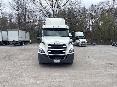 Used 2018 Freightliner Cascadia Detroit DD13 Semi Truck for sale #315292 - photo 2