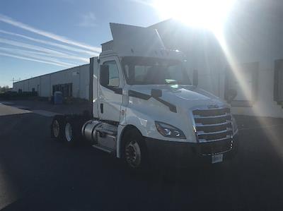 Used 2018 Freightliner Cascadia Detroit DD13 Semi Truck for sale #315299 - photo 1