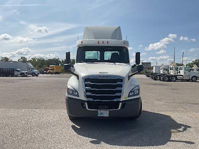 Used 2018 Freightliner Cascadia Detroit DD13 Semi Truck for sale #315301 - photo 2
