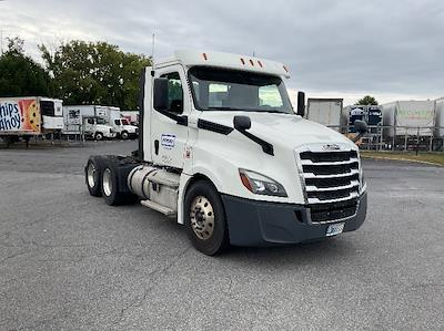 Used 2018 Freightliner Cascadia Detroit DD13 Semi Truck for sale #315340 - photo 1