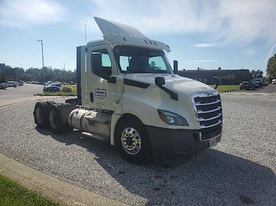 Used 2018 Freightliner Cascadia Detroit DD13 Semi Truck for sale #315358 - photo 1