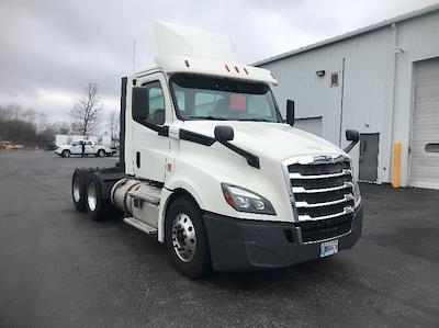 Used 2018 Freightliner Cascadia - photo 1
