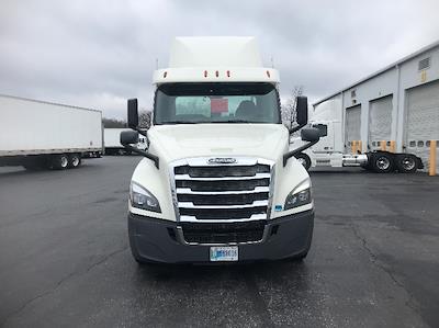 Used 2018 Freightliner Cascadia - photo 1