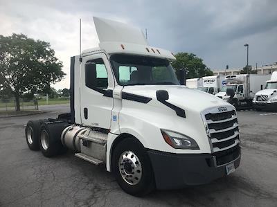 Used 2018 Freightliner Cascadia - photo 1