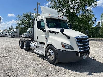 Used 2018 Freightliner Cascadia Detroit DD13 Semi Truck for sale #315370 - photo 2