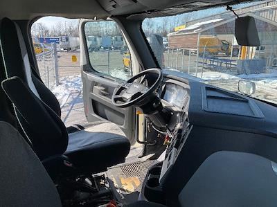 Used 2018 Freightliner Cascadia - photo 1