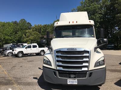 Used 2018 Freightliner Cascadia Detroit DD13 Semi Truck for sale #315989 - photo 2