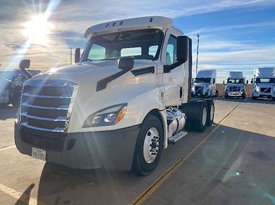 Used 2018 Freightliner Cascadia Detroit DD13 Semi Truck for sale #316033 - photo 1