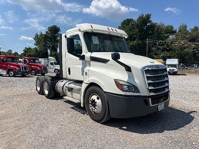 Used 2018 Freightliner Cascadia Detroit DD13 Semi Truck for sale #316072 - photo 1