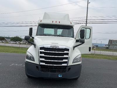 Used 2018 Freightliner Cascadia Detroit DD13 Semi Truck for sale #316288 - photo 2