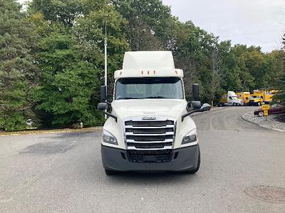 Used 2018 Freightliner Cascadia Detroit DD13 Semi Truck for sale #316368 - photo 2