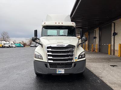 Used 2018 Freightliner Cascadia Detroit DD13 Semi Truck for sale #316370 - photo 2