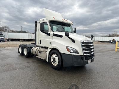 Used 2018 Freightliner Cascadia Detroit DD13 Semi Truck for sale #316375 - photo 1