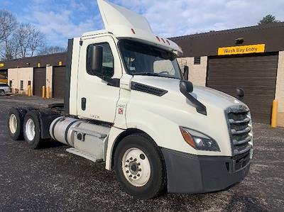 Used 2018 Freightliner Cascadia - photo 1