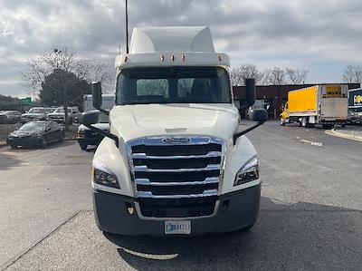 Used 2018 Freightliner Cascadia Detroit DD13 Semi Truck for sale #316515 - photo 2