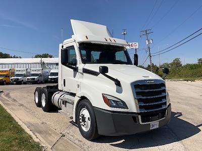 Used 2018 Freightliner Cascadia Detroit DD13 Semi Truck for sale #316629 - photo 1