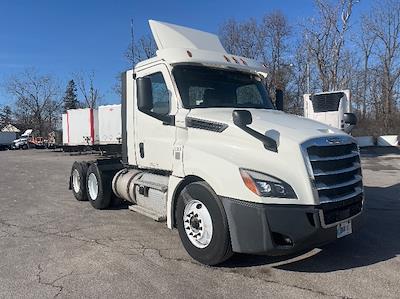 Used 2018 Freightliner Cascadia Detroit DD13 Semi Truck for sale #316634 - photo 1