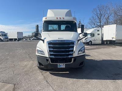 Used 2018 Freightliner Cascadia Detroit DD13 Semi Truck for sale #316634 - photo 2